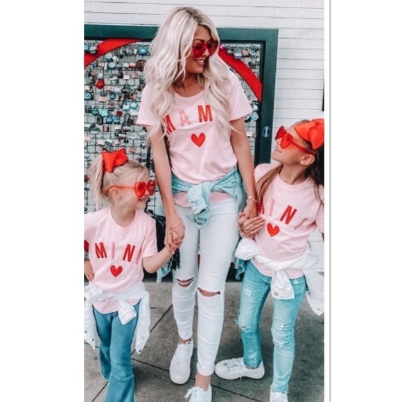 Restocked! 🌸 MAMA shirt - Picture 2 of 3